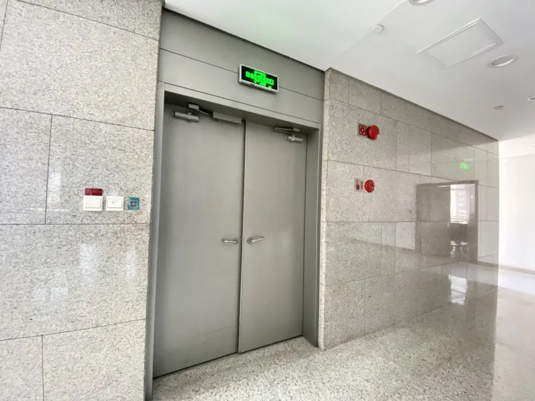 电柜标识警示_配电柜警示标志_配电柜上警示标识