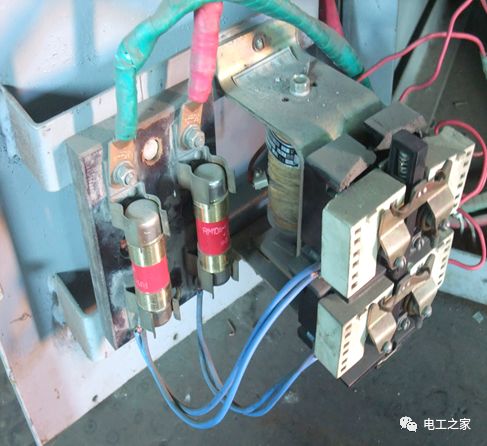 原因器断路跳闸处理方法是什么_原因器断路跳闸处理方法视频_断路器跳闸的原因及处理方法