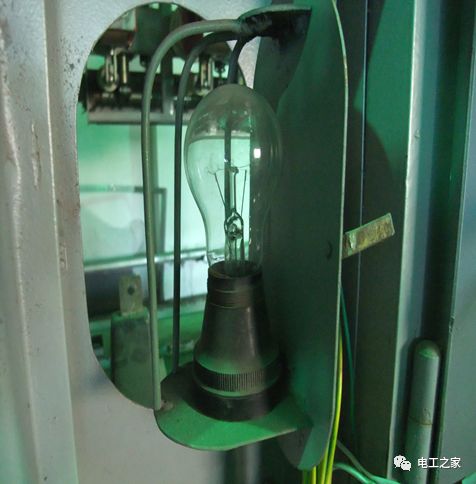 原因器断路跳闸处理方法是什么_原因器断路跳闸处理方法视频_断路器跳闸的原因及处理方法