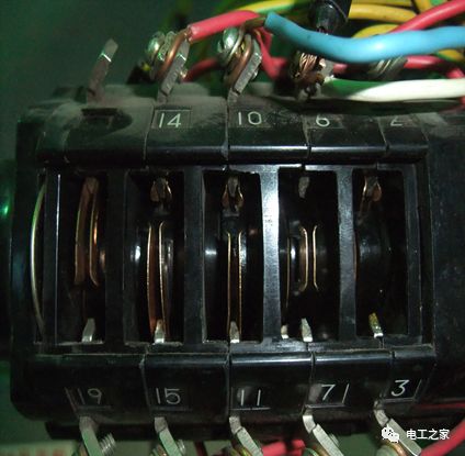 原因器断路跳闸处理方法是什么_断路器跳闸的原因及处理方法_原因器断路跳闸处理方法视频