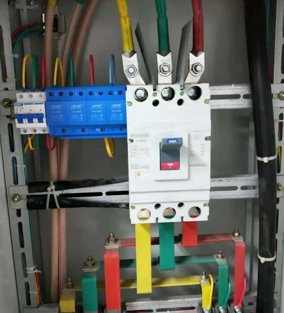 漏保空开断路器有什么区别_漏保断路器区别_断路器空开和漏保的区别