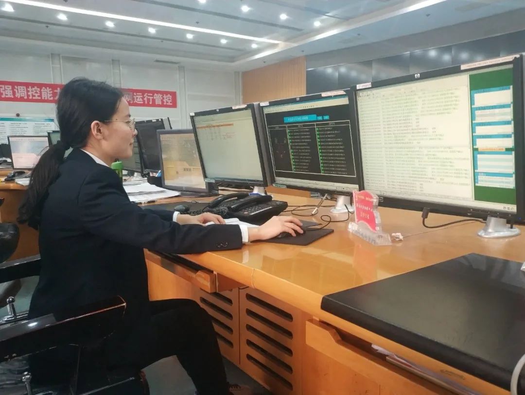 电柜箱控制电开关的叫什么_电柜控制箱图片_电箱控制柜